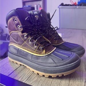 Men’s size 7 Nike woodside ll in new condition